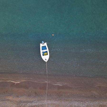Seashore Beachfront Villa Lakhania Extérieur photo