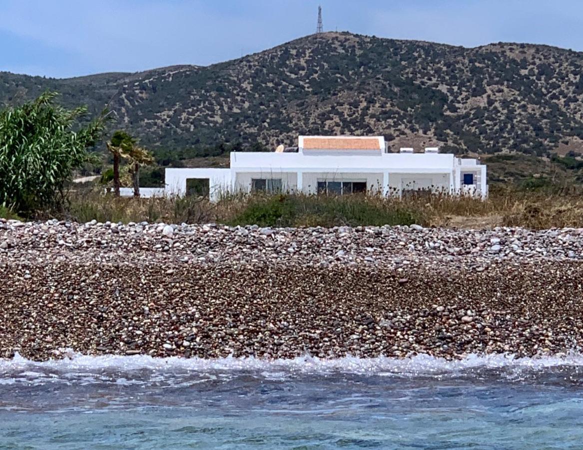 Seashore Beachfront Villa Lakhania Extérieur photo